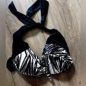 Black & White Halter Bikini Top Apt 9